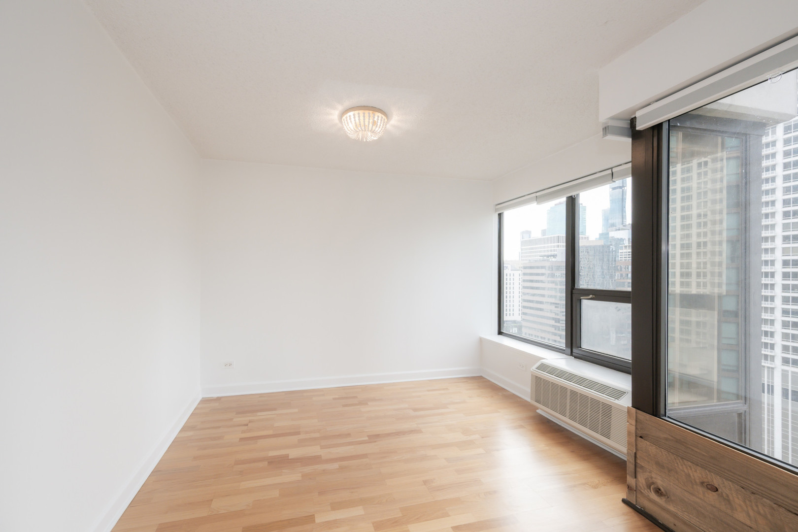 30 E Huron Street Unit: 2204