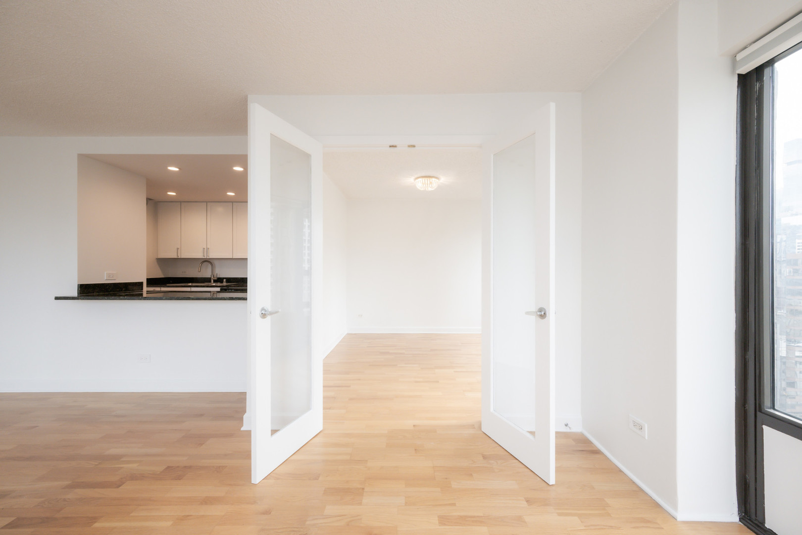 30 E Huron Street Unit: 2204