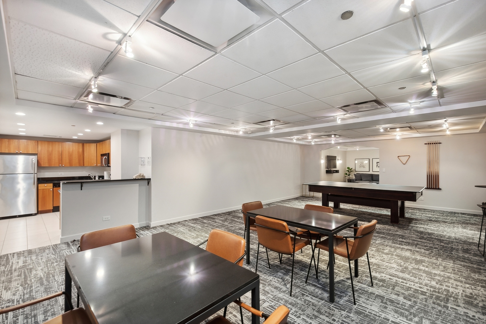 30 E Huron Street Unit: 2204