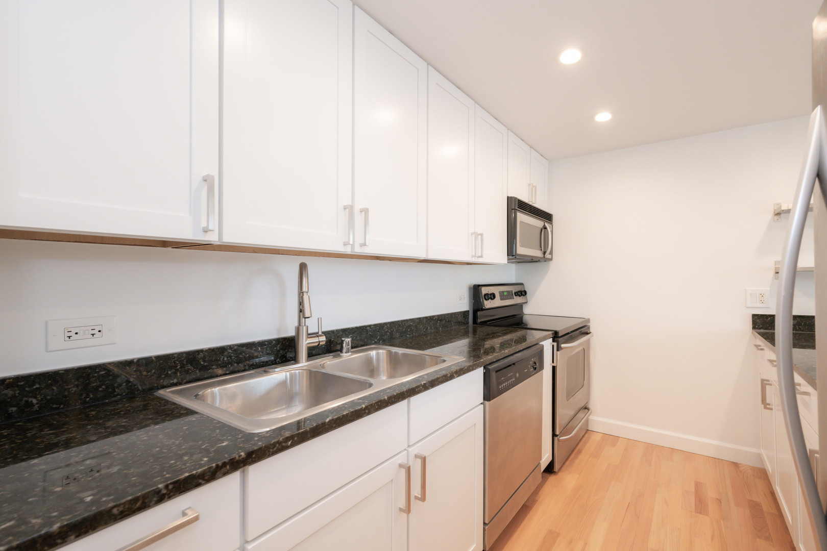 30 E Huron Street Unit: 2204