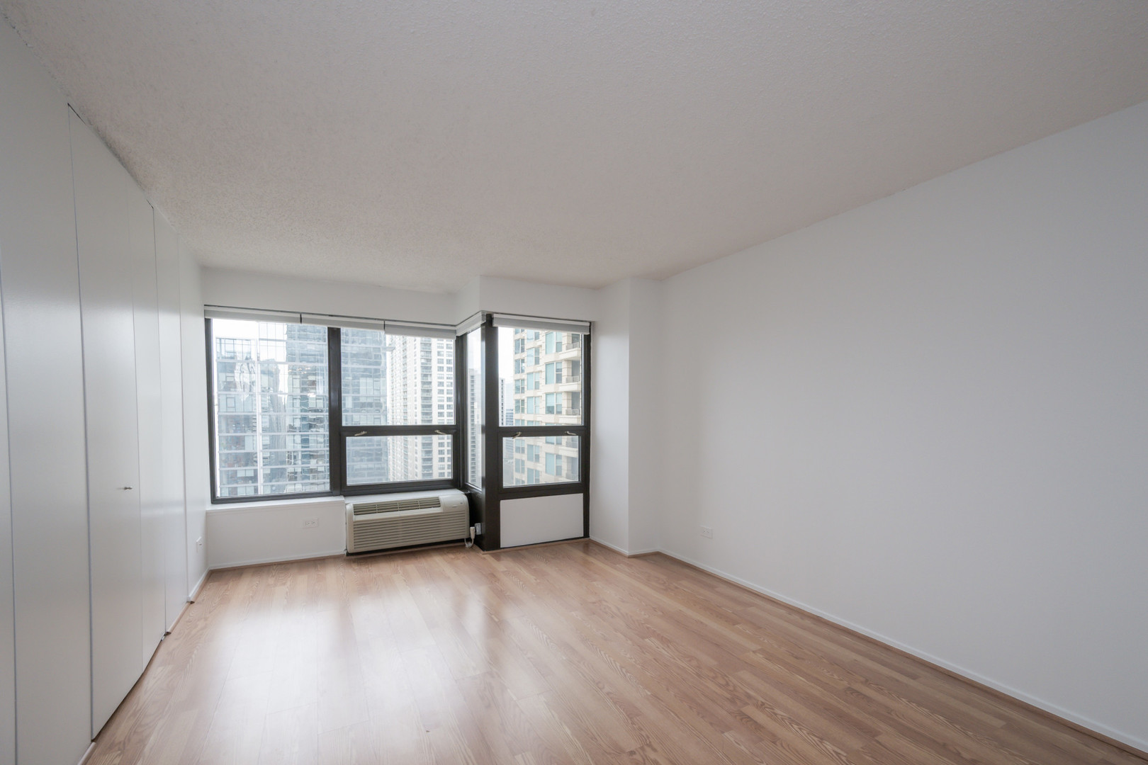 30 E Huron Street Unit: 2204