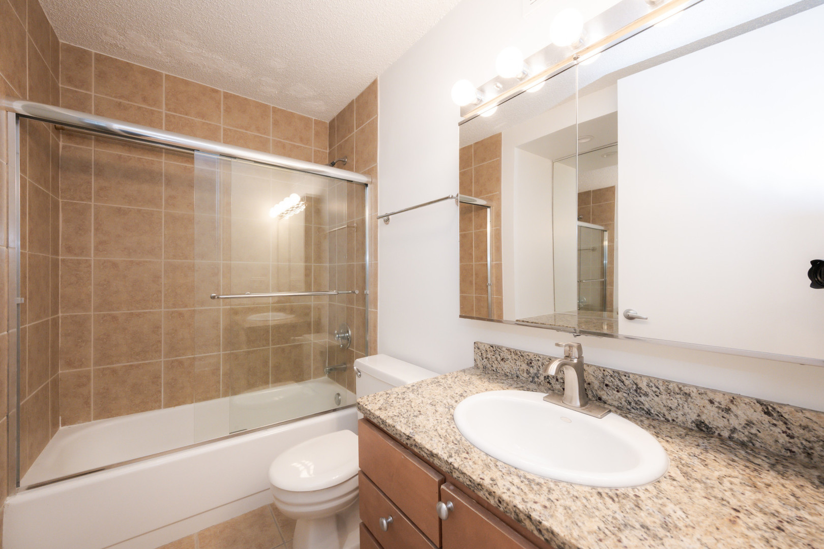 30 E Huron Street Unit: 2204