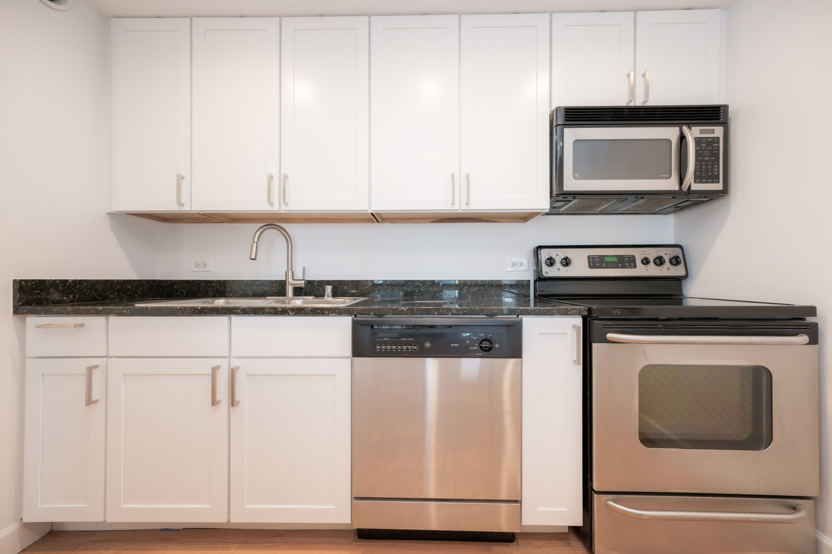 30 E Huron Street Unit: 2204