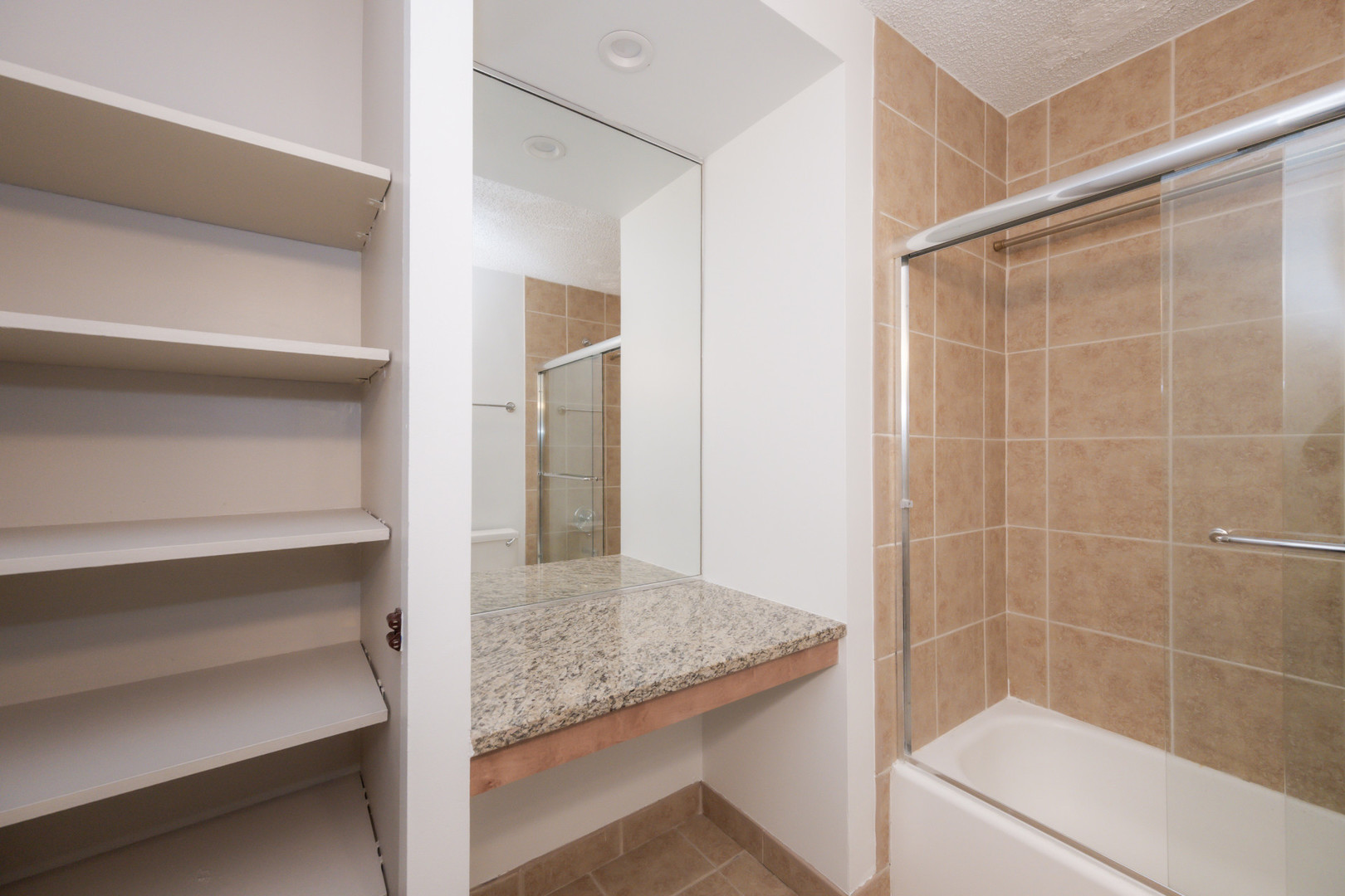 30 E Huron Street Unit: 2204