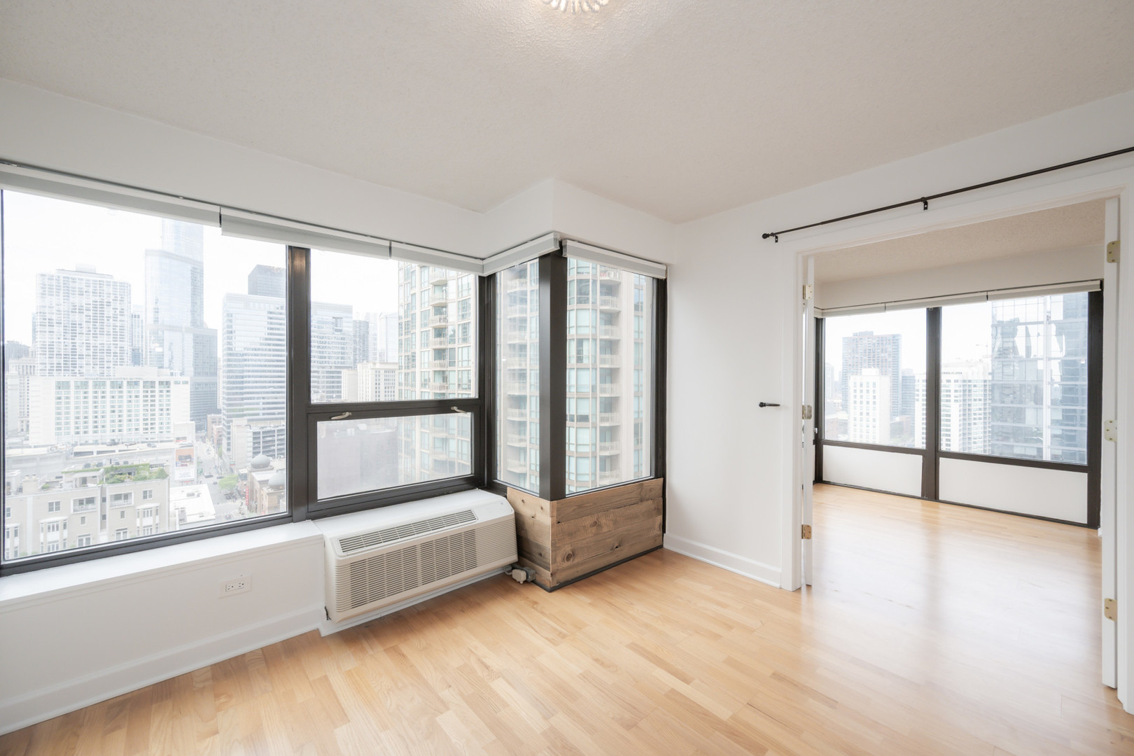 30 E Huron Street Unit: 2204