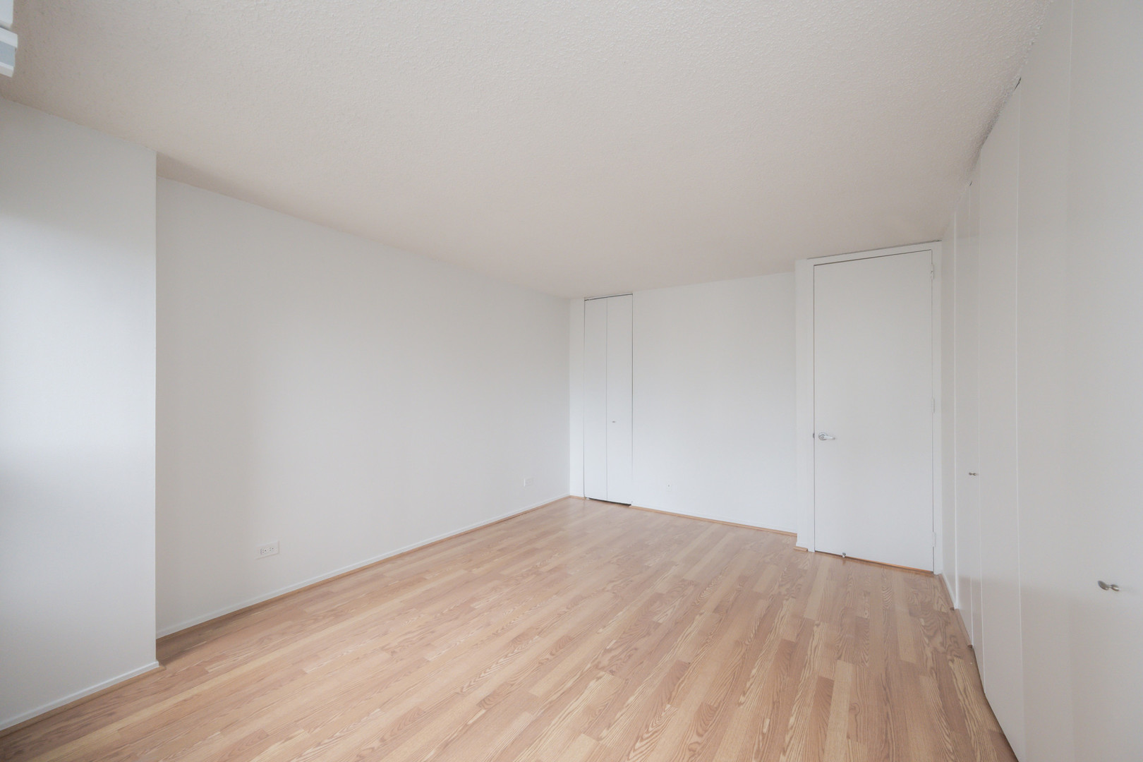 30 E Huron Street Unit: 2204