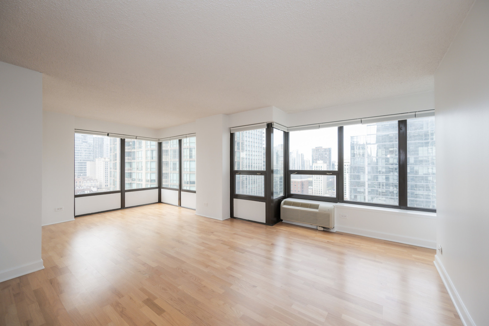 30 E Huron Street Unit: 2204