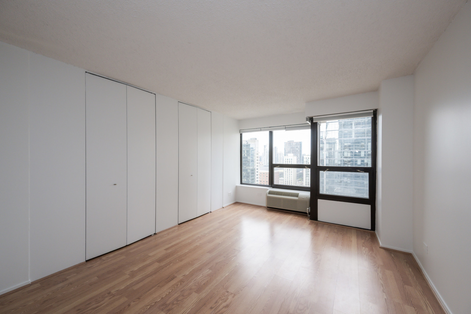 30 E Huron Street Unit: 2204