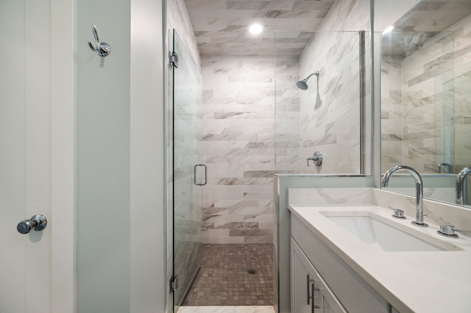 3016 W BELMONT Avenue Unit: 2W