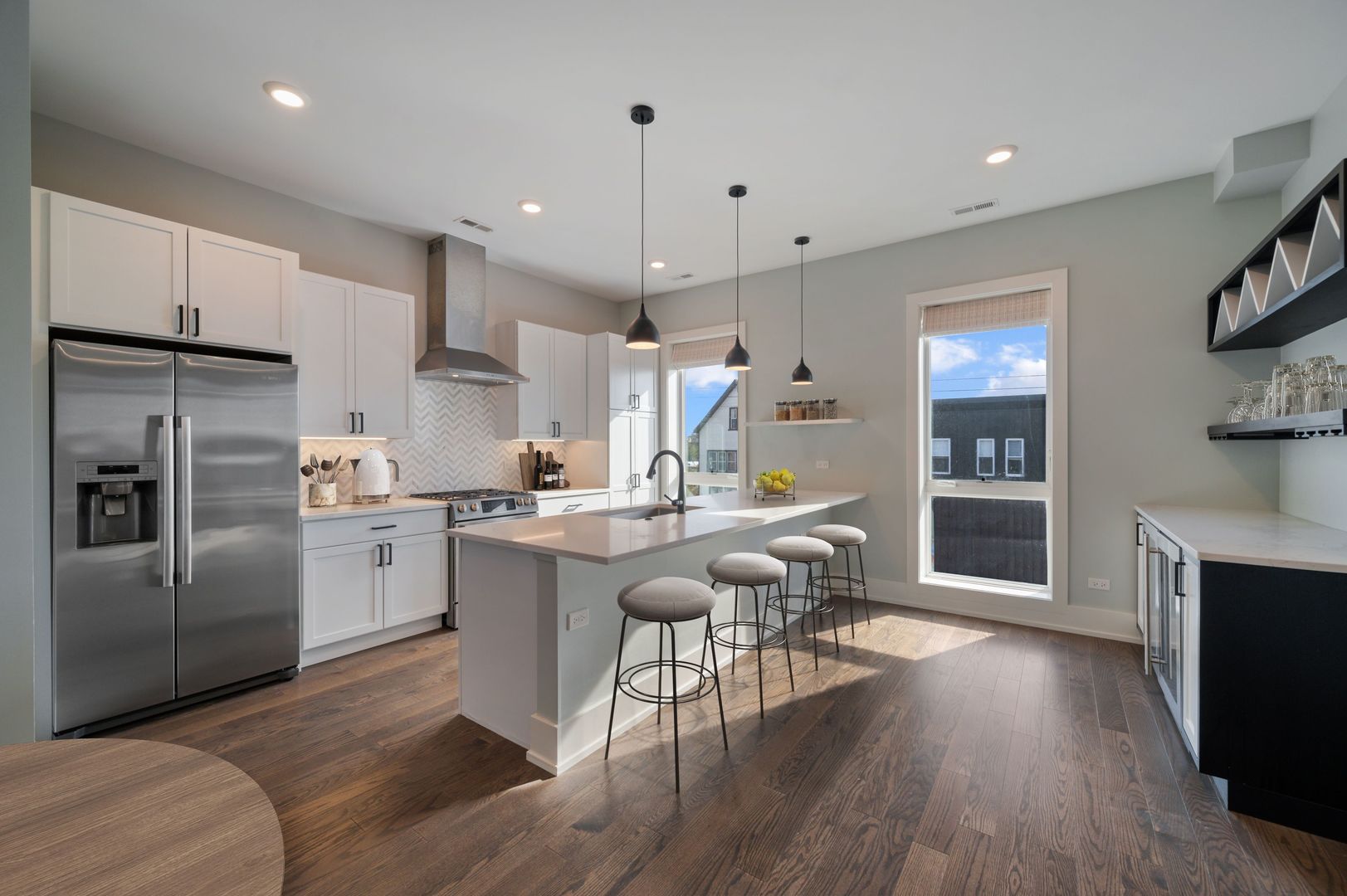 3016 W BELMONT Avenue Unit: 2W