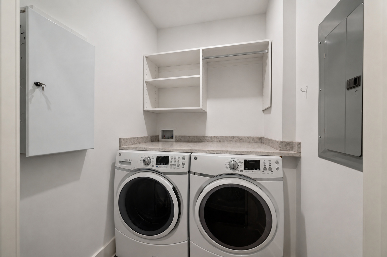 3016 W BELMONT Avenue Unit: 2W