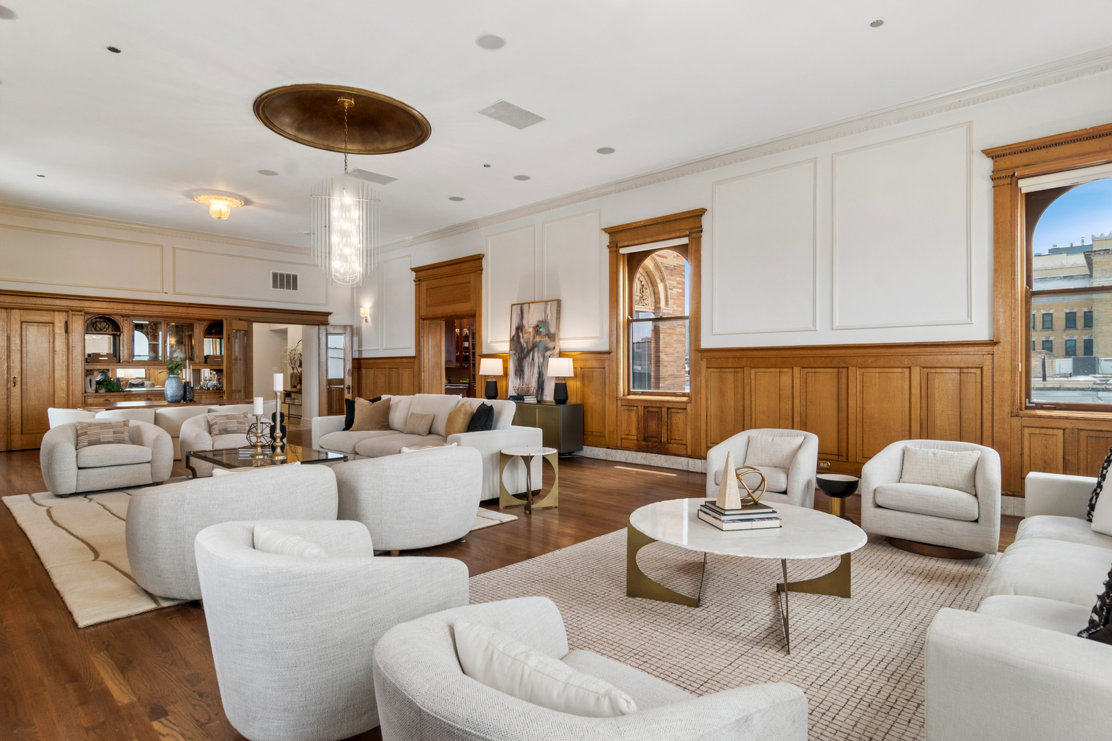 550 W Surf Street Unit: 609