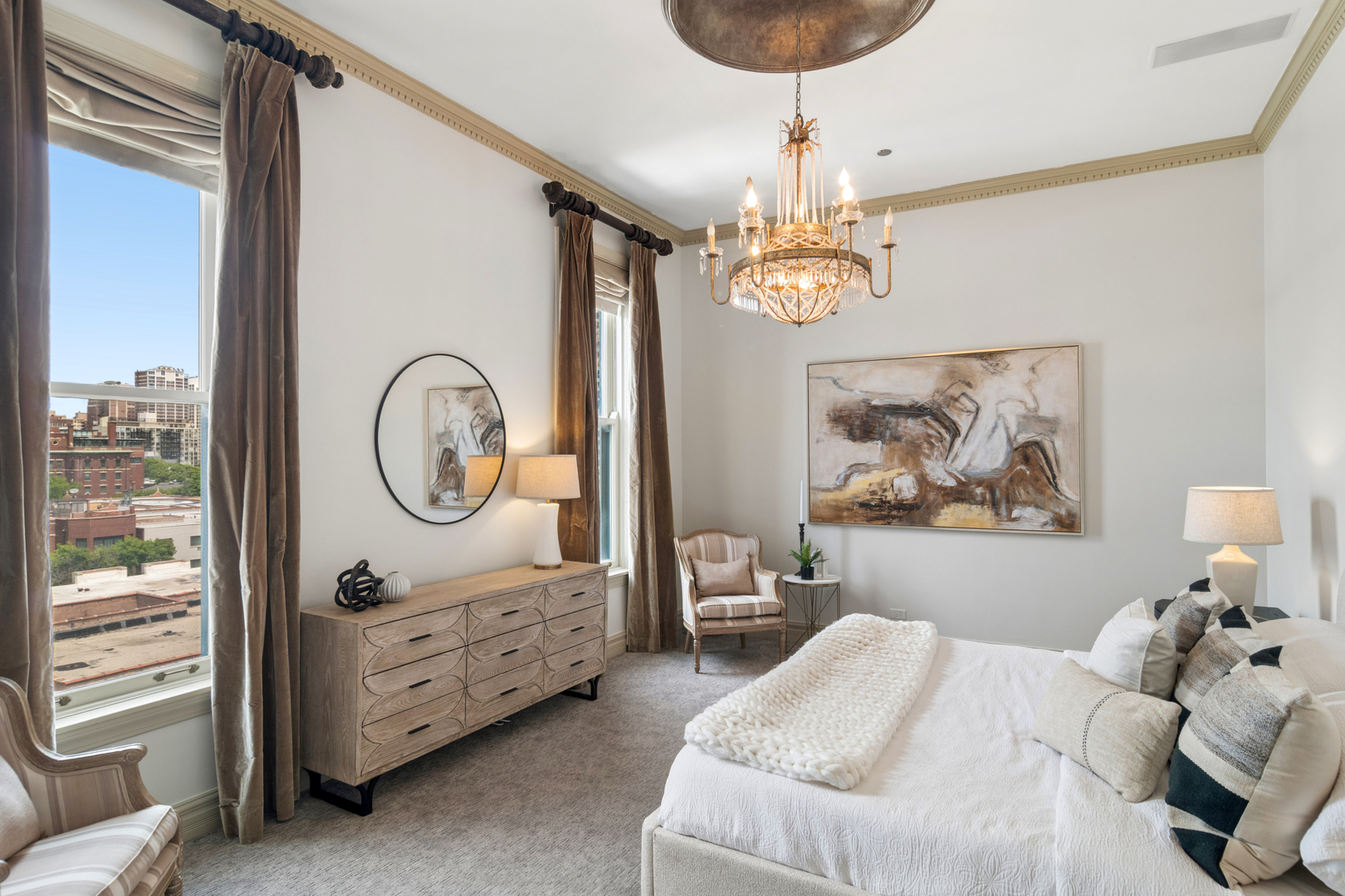 550 W Surf Street Unit: 609