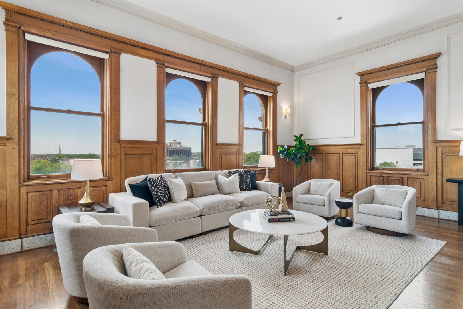 550 W Surf Street Unit: 609
