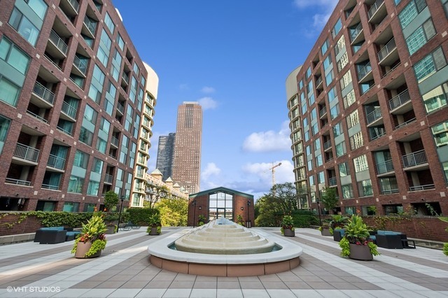 480 N MCCLURG Court Unit: 413