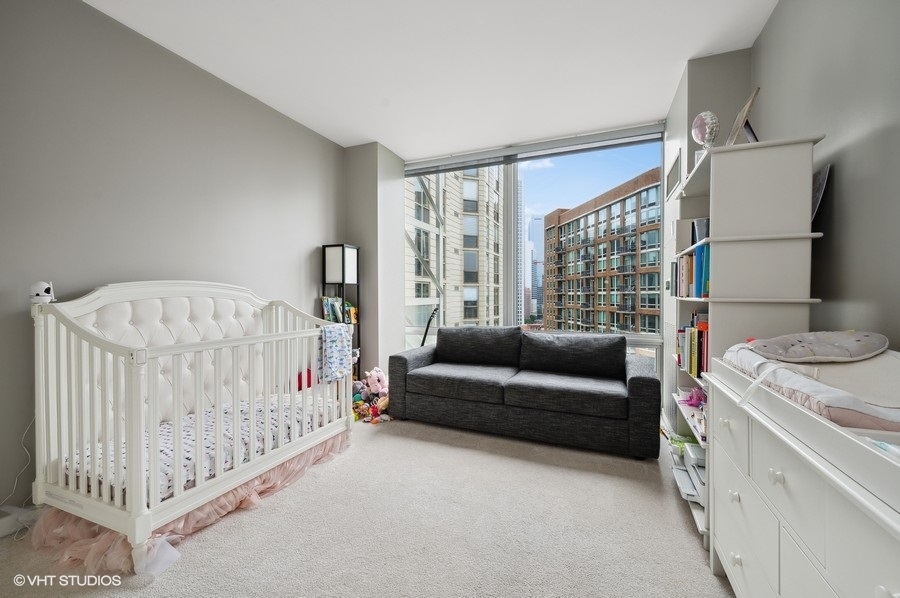 653 N Kingsbury Street Unit: 1401
