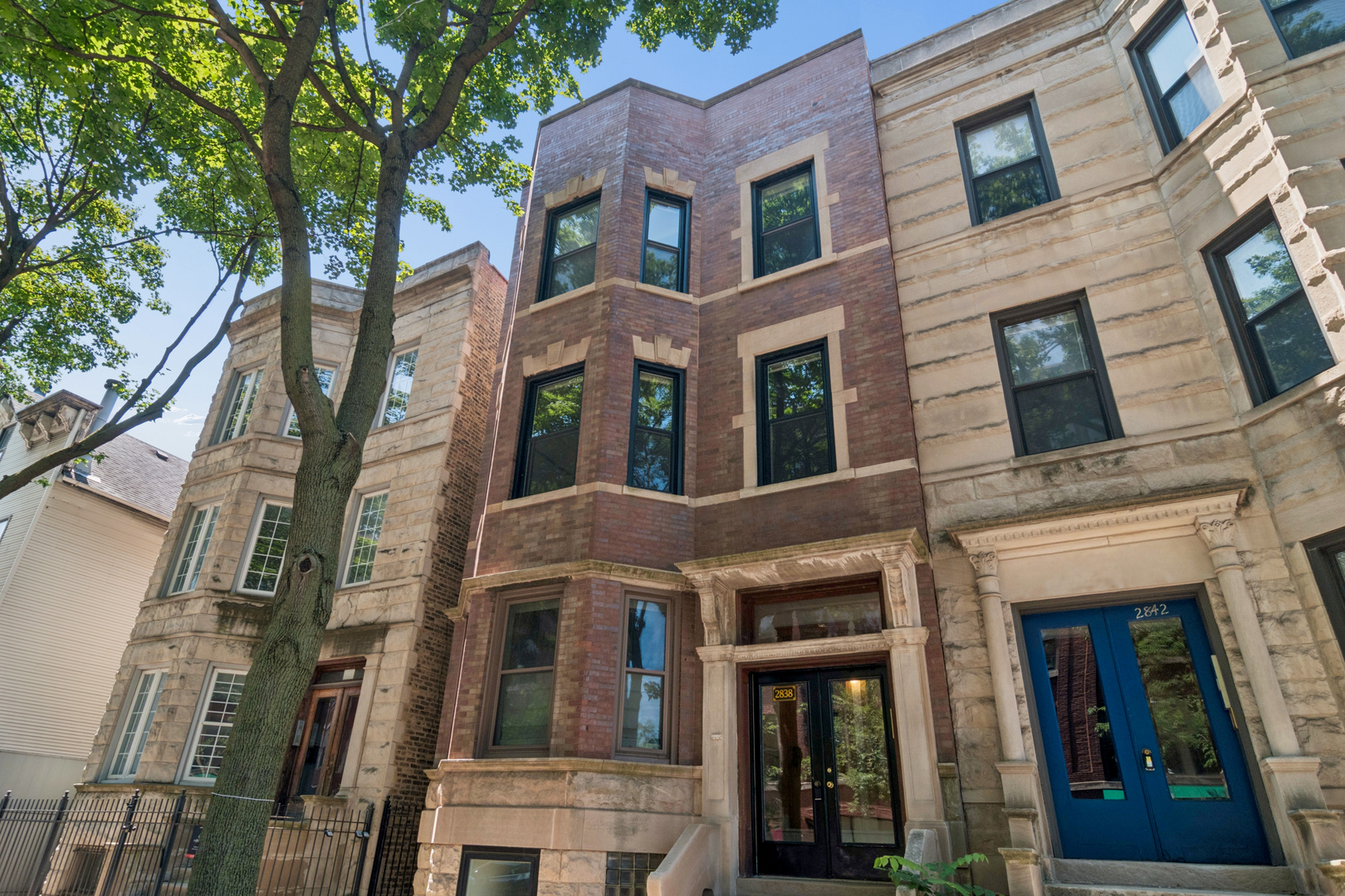 2838 N Sheffield Avenue Unit: 2