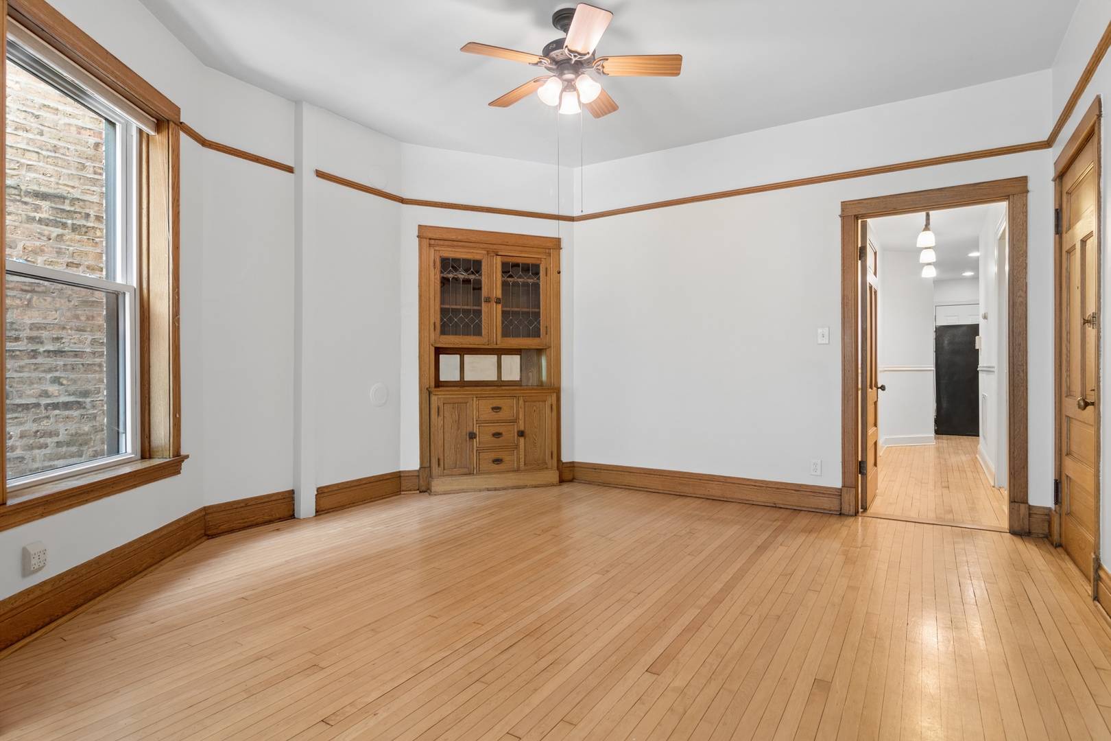 2838 N Sheffield Avenue Unit: 2