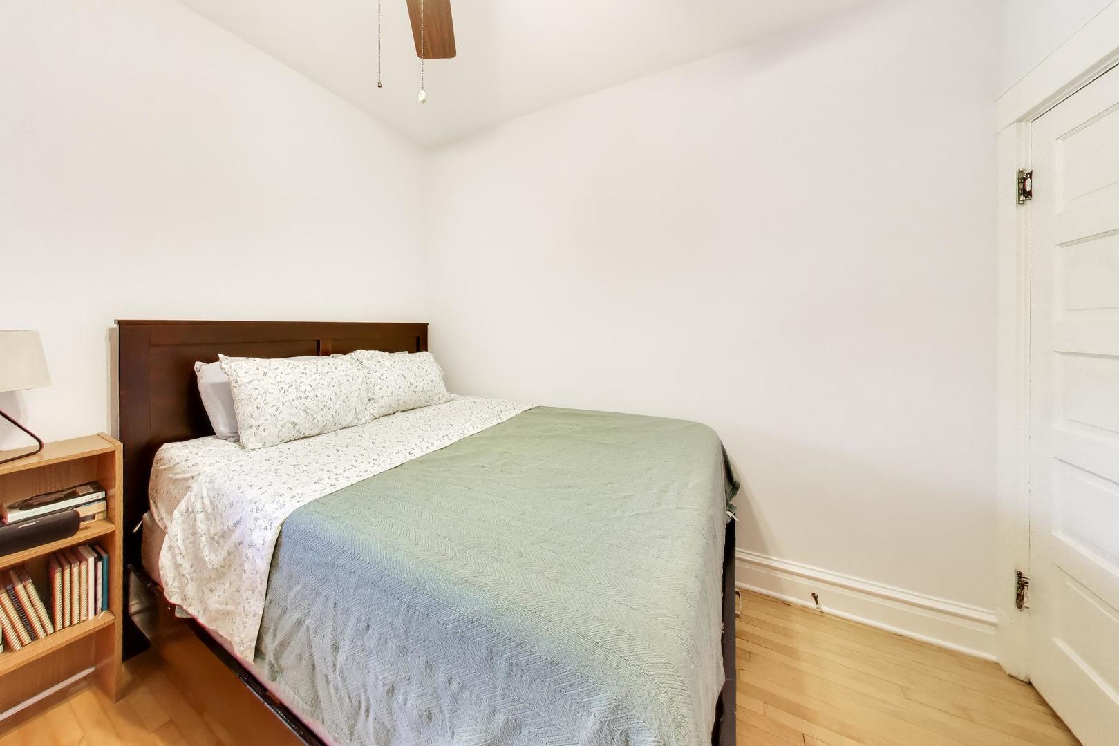 2046 W Cuyler Avenue Unit: 3W