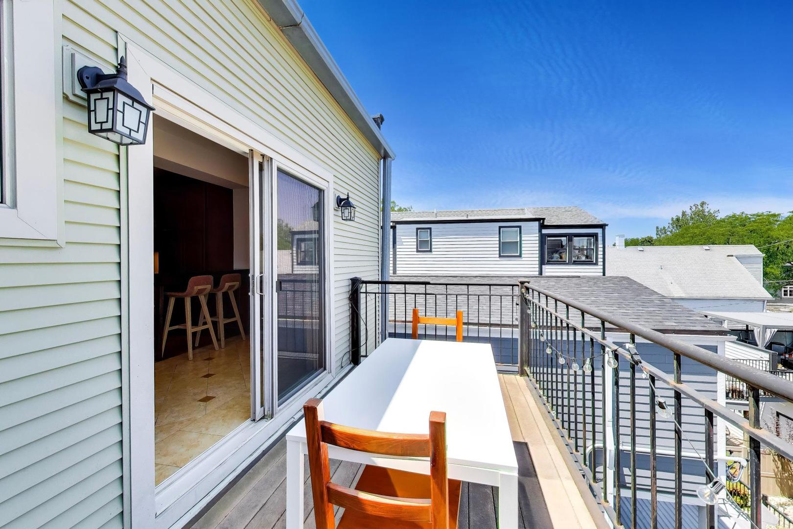 2046 W Cuyler Avenue Unit: 3W
