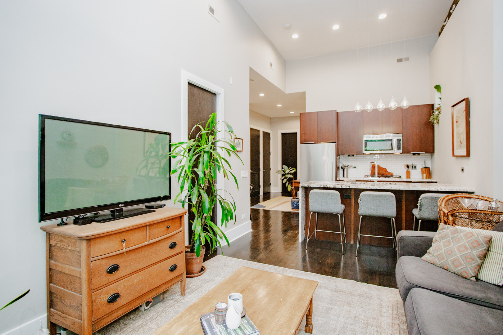 1735 W ERIE Street Unit: 3N
