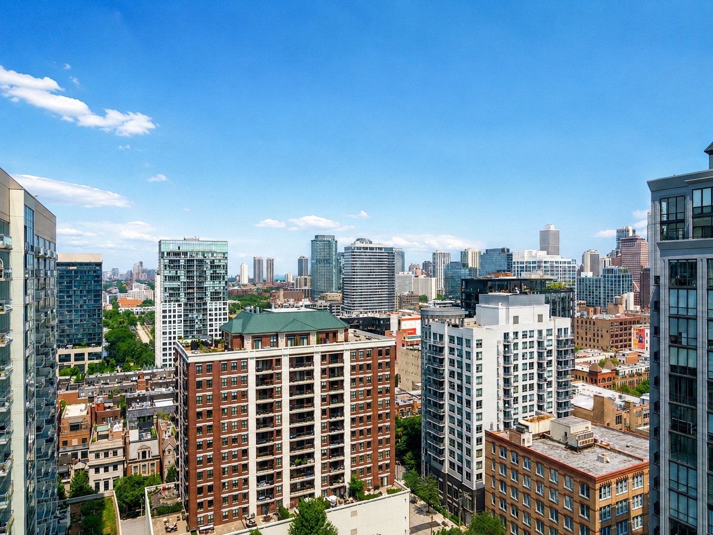 645 N KINGSBURY Street Unit: 2205