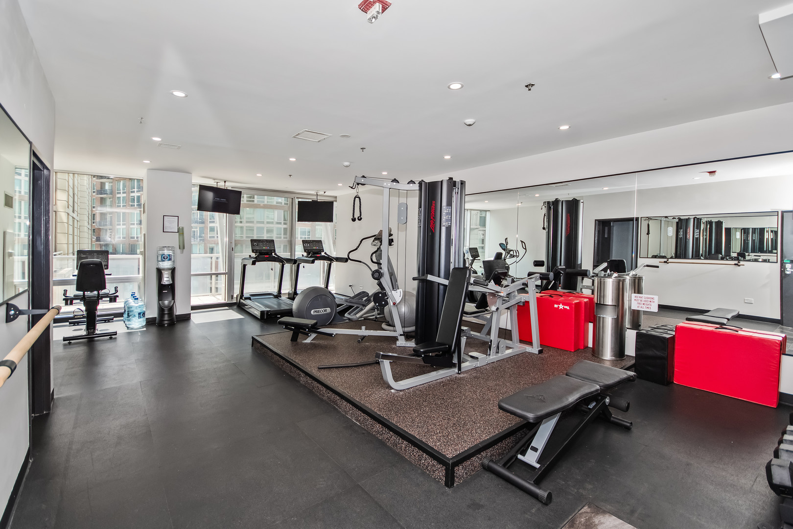 653 N Kingsbury Street Unit: 2307