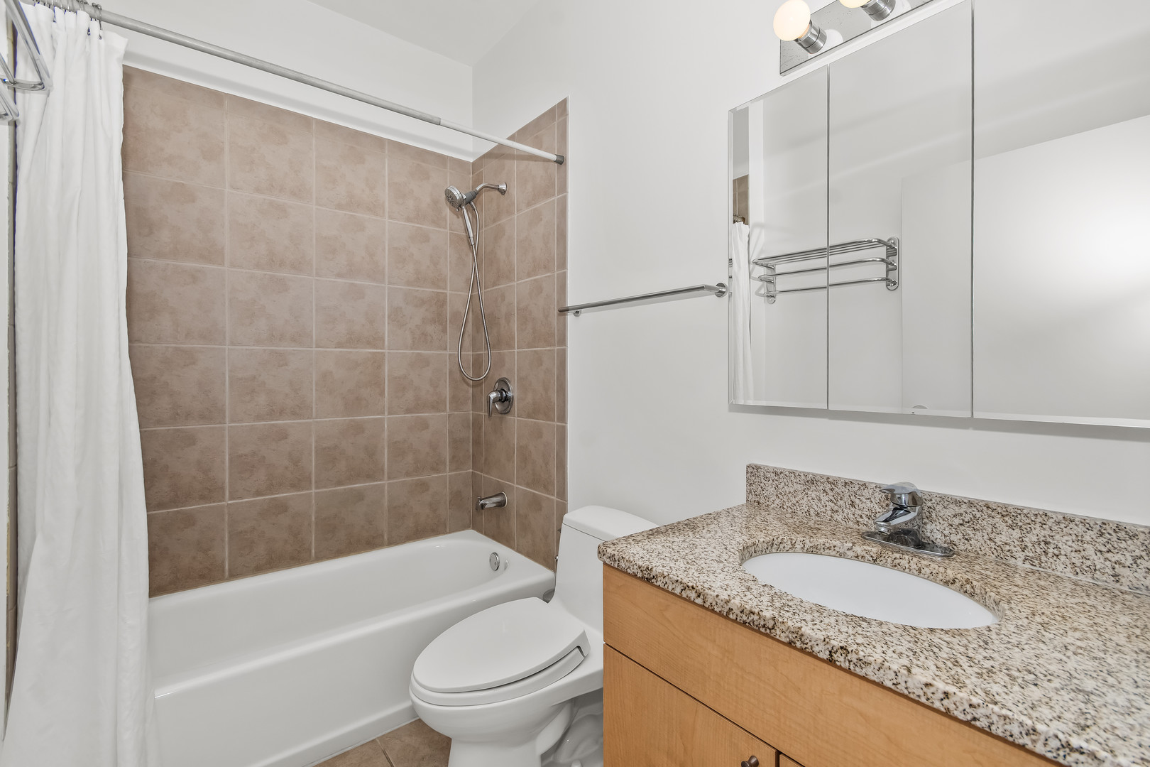 653 N Kingsbury Street Unit: 2307