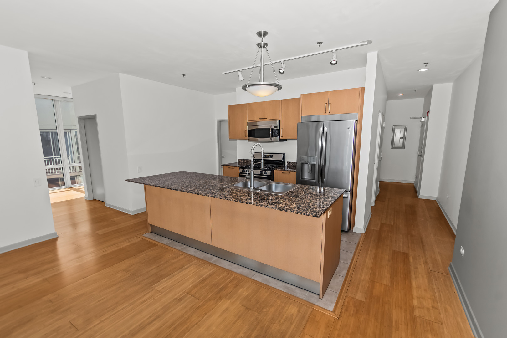 653 N Kingsbury Street Unit: 2307