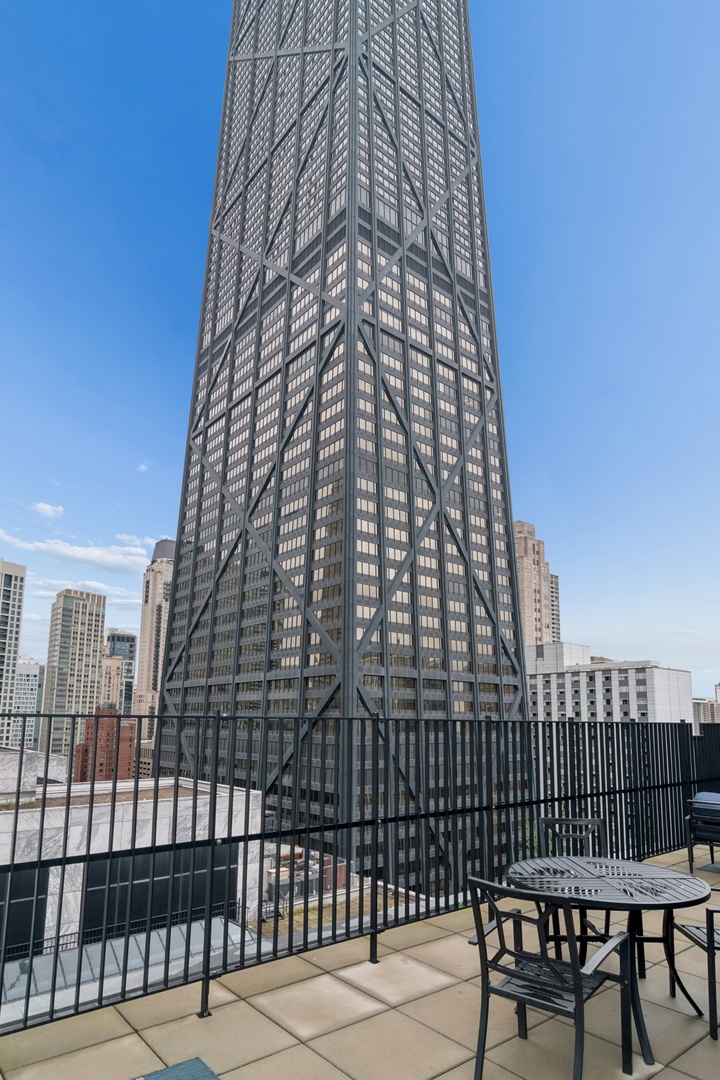 201 E Chestnut Street Unit: 23A