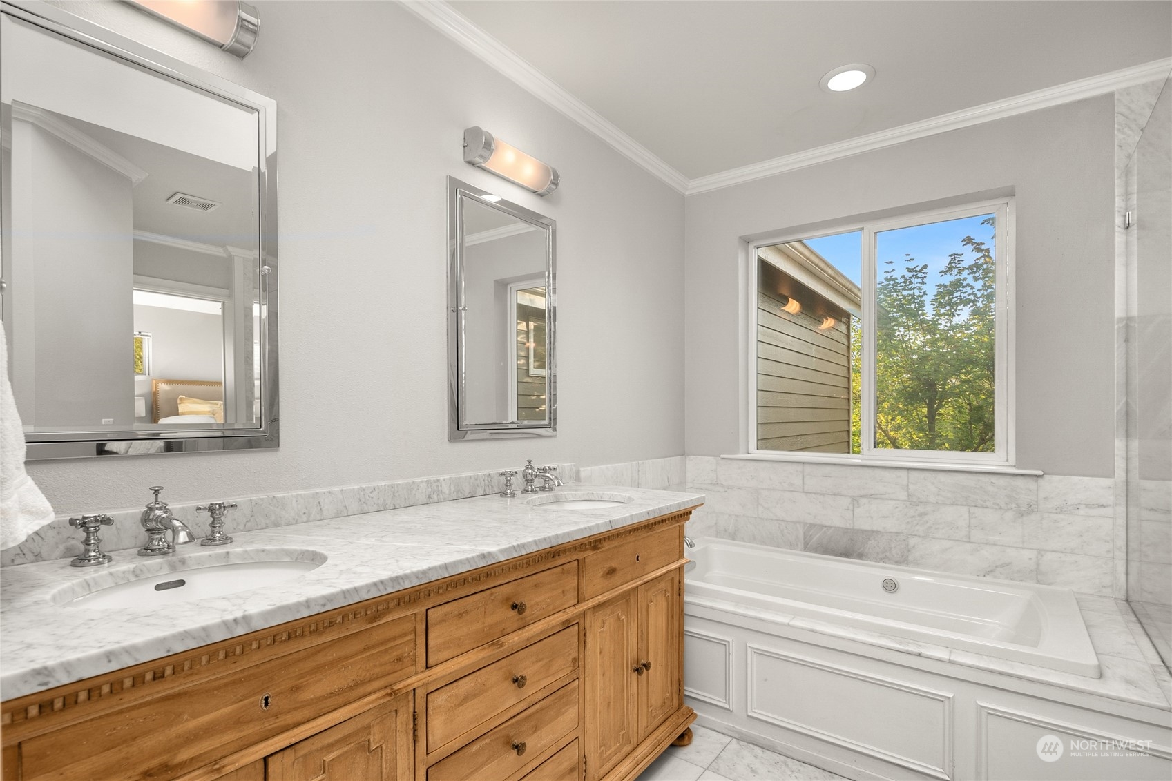 10032 NE 38th Court Unit: 804