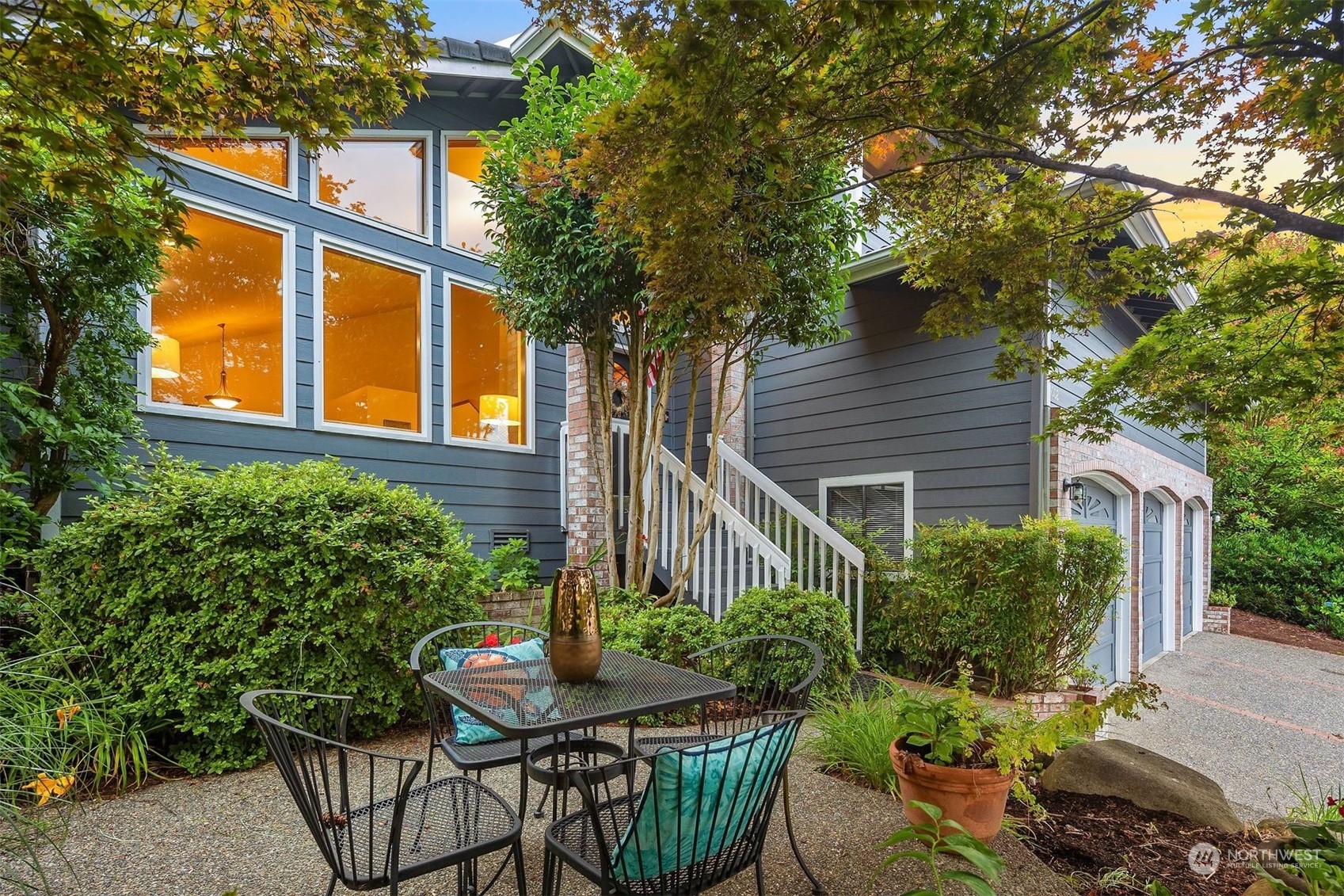 4002 Nassau Avenue NE