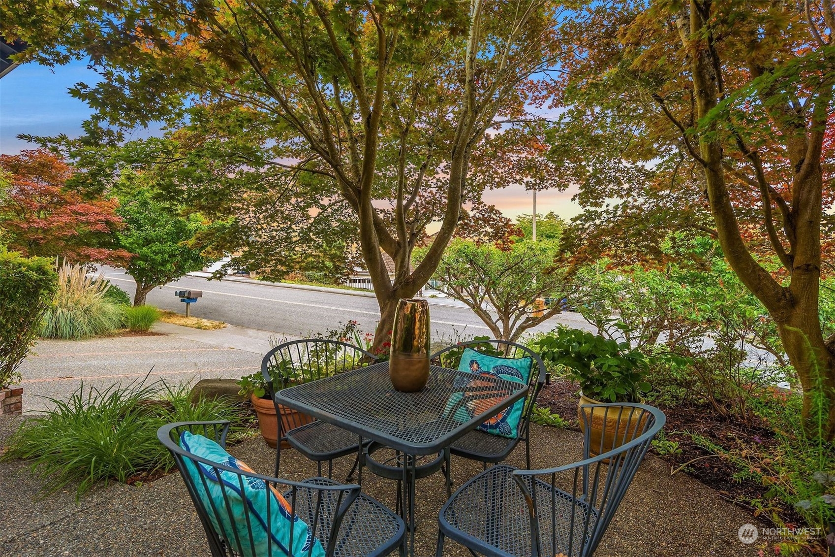 4002 Nassau Avenue NE