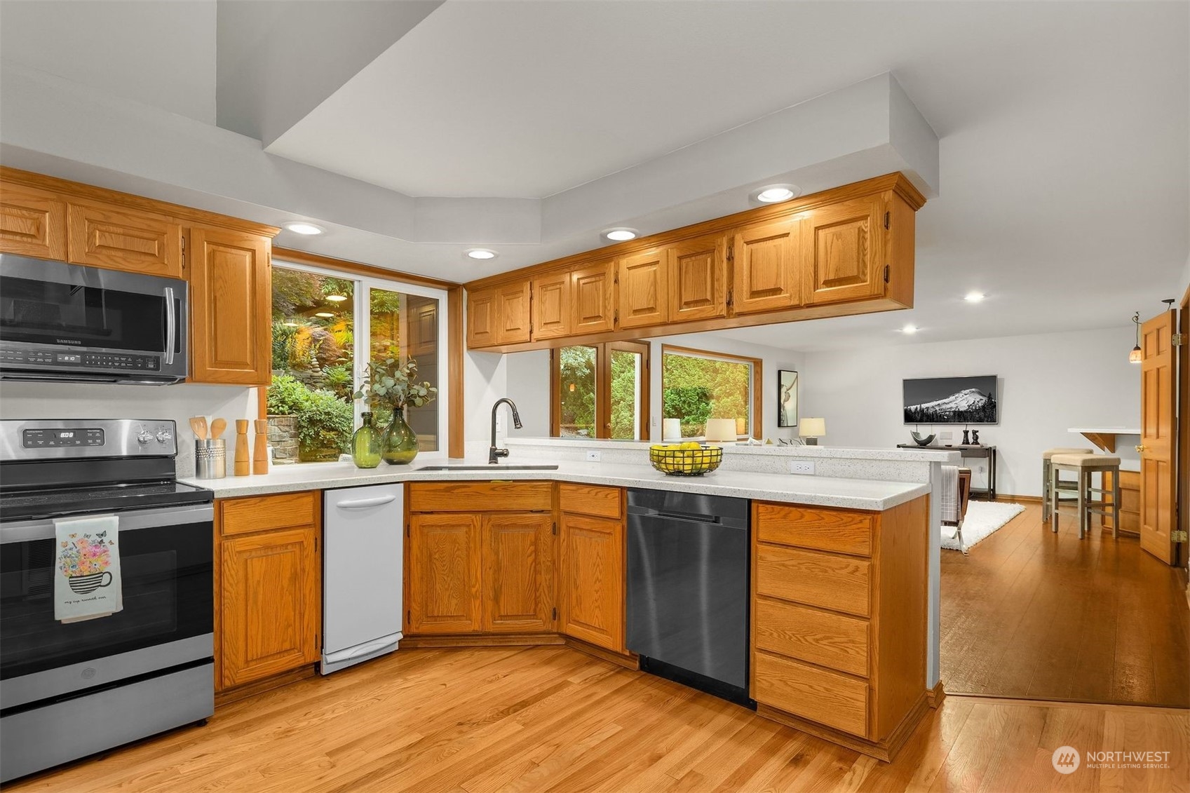 4002 Nassau Avenue NE