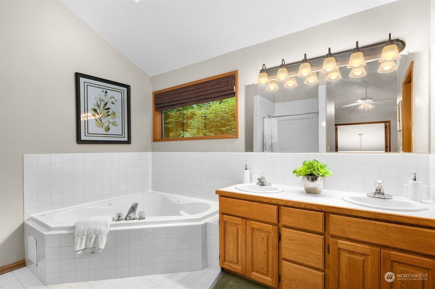 4002 Nassau Avenue NE