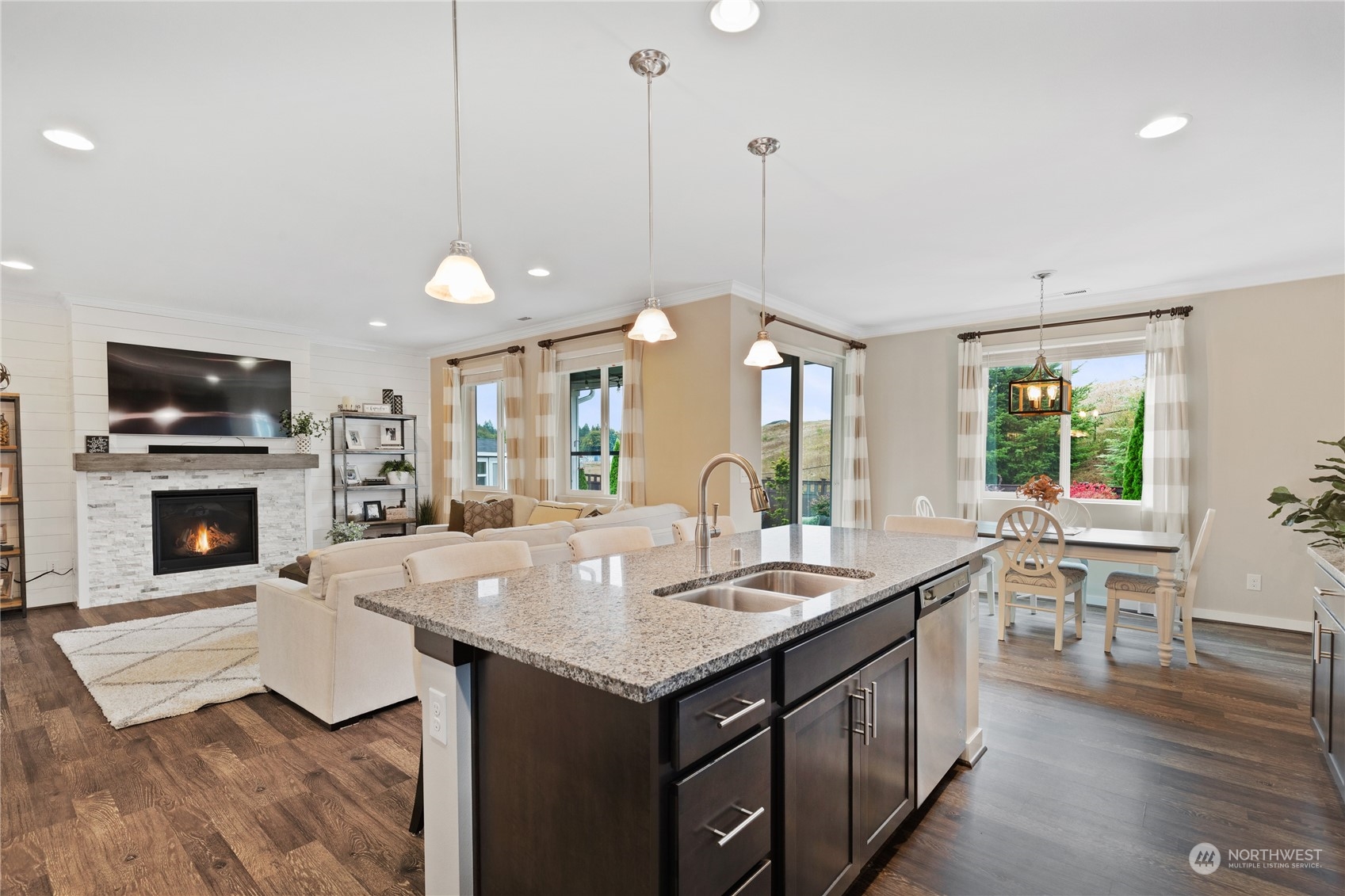 9009 Silverspot Court SE