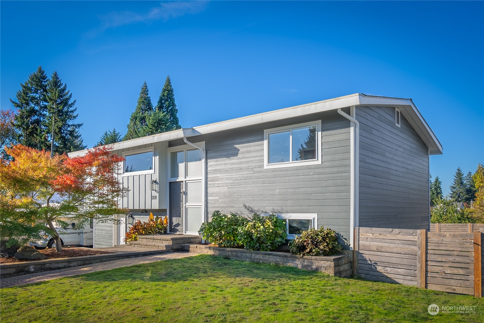 2125 Edmonds Avenue NE