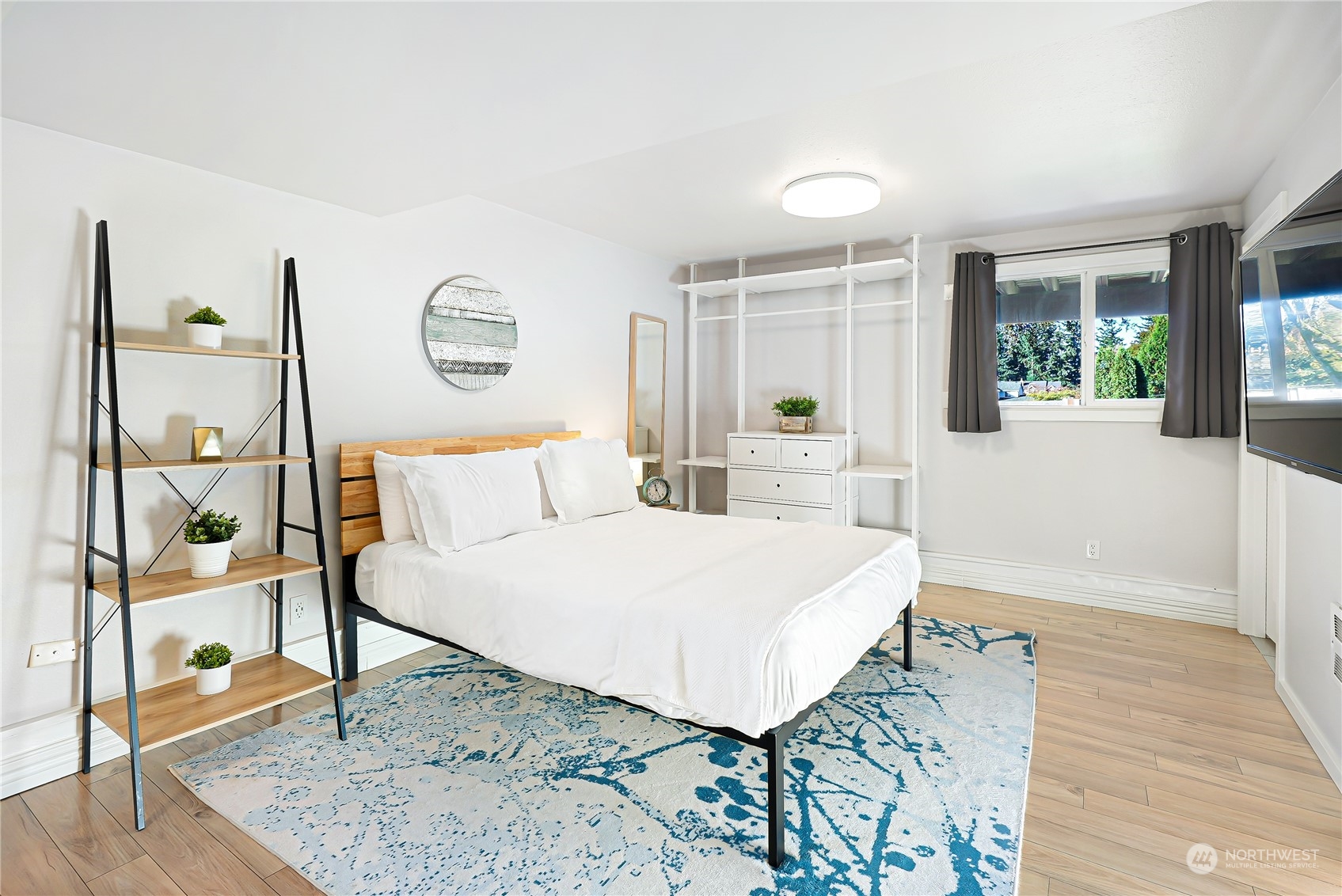 2125 Edmonds Avenue NE