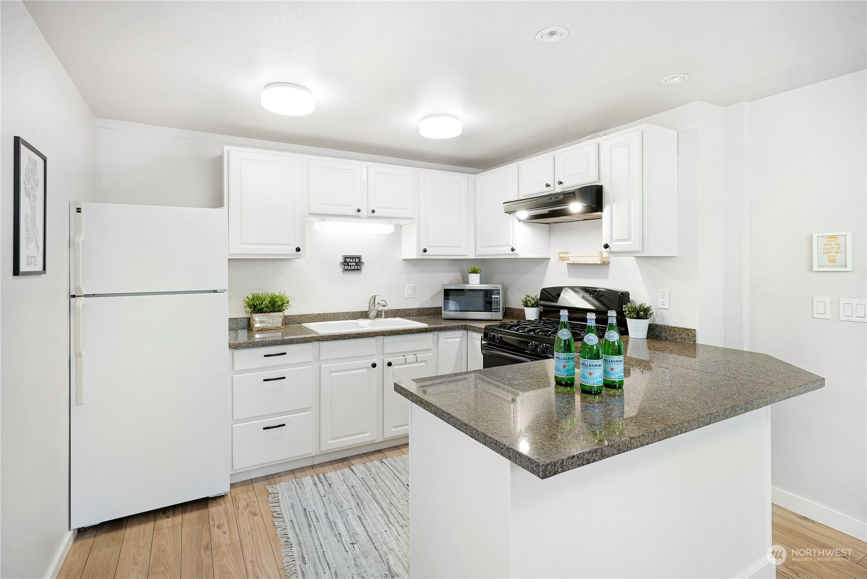 2125 Edmonds Avenue NE