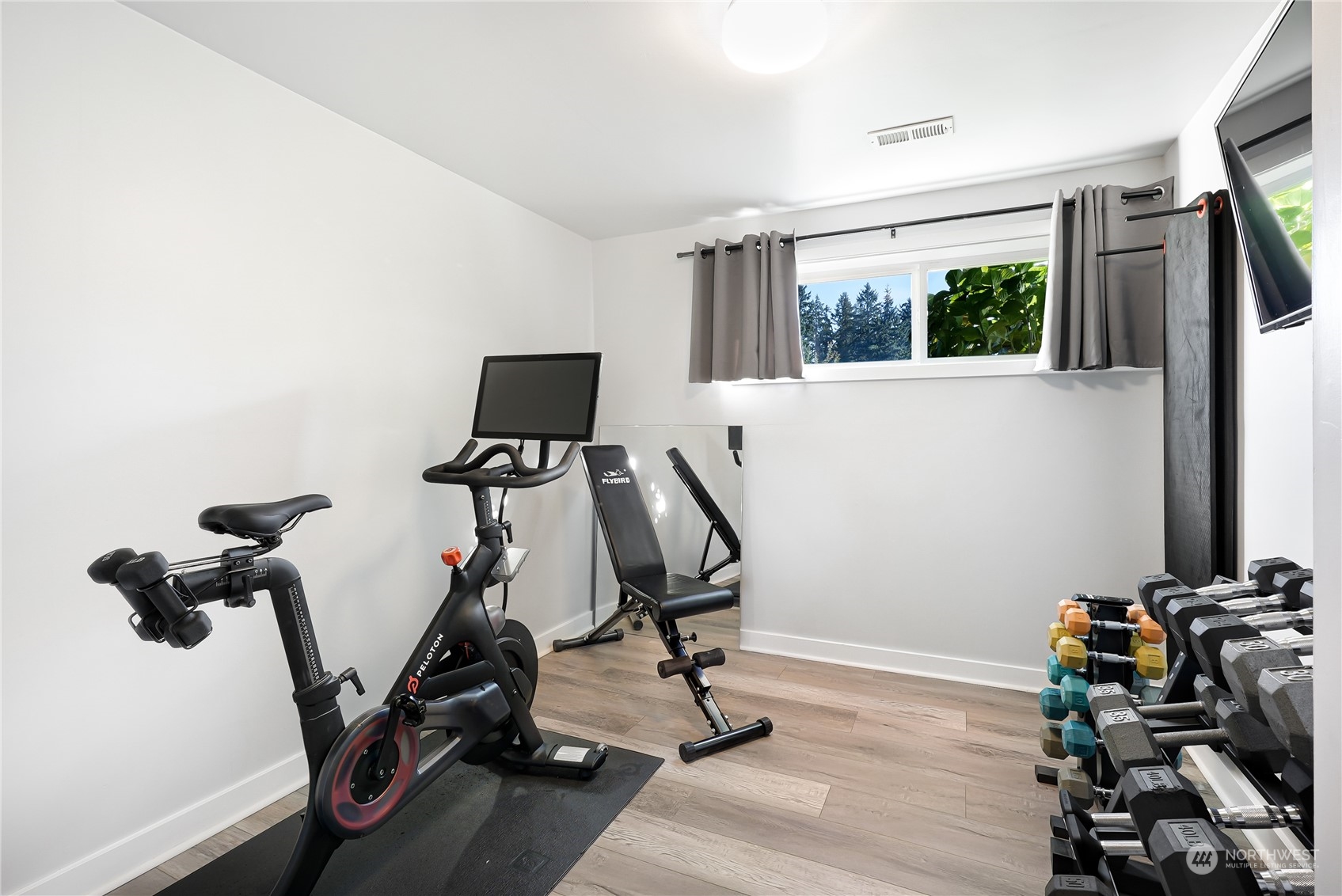 2125 Edmonds Avenue NE