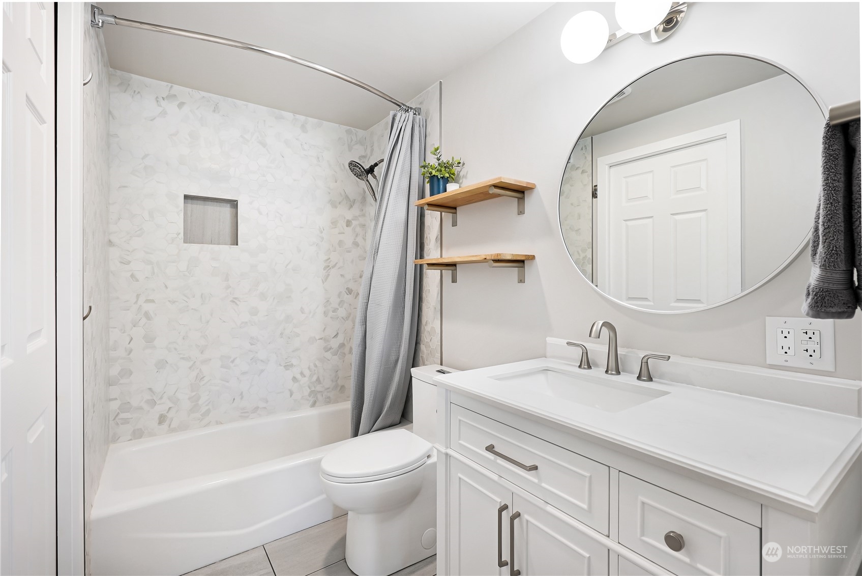 2125 Edmonds Avenue NE