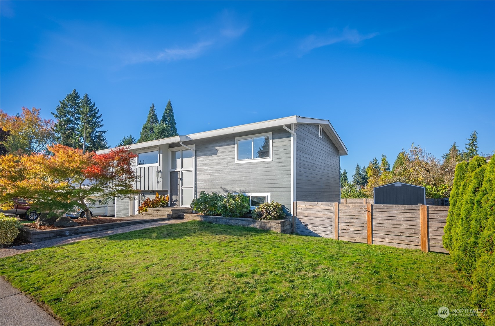 2125 Edmonds Avenue NE