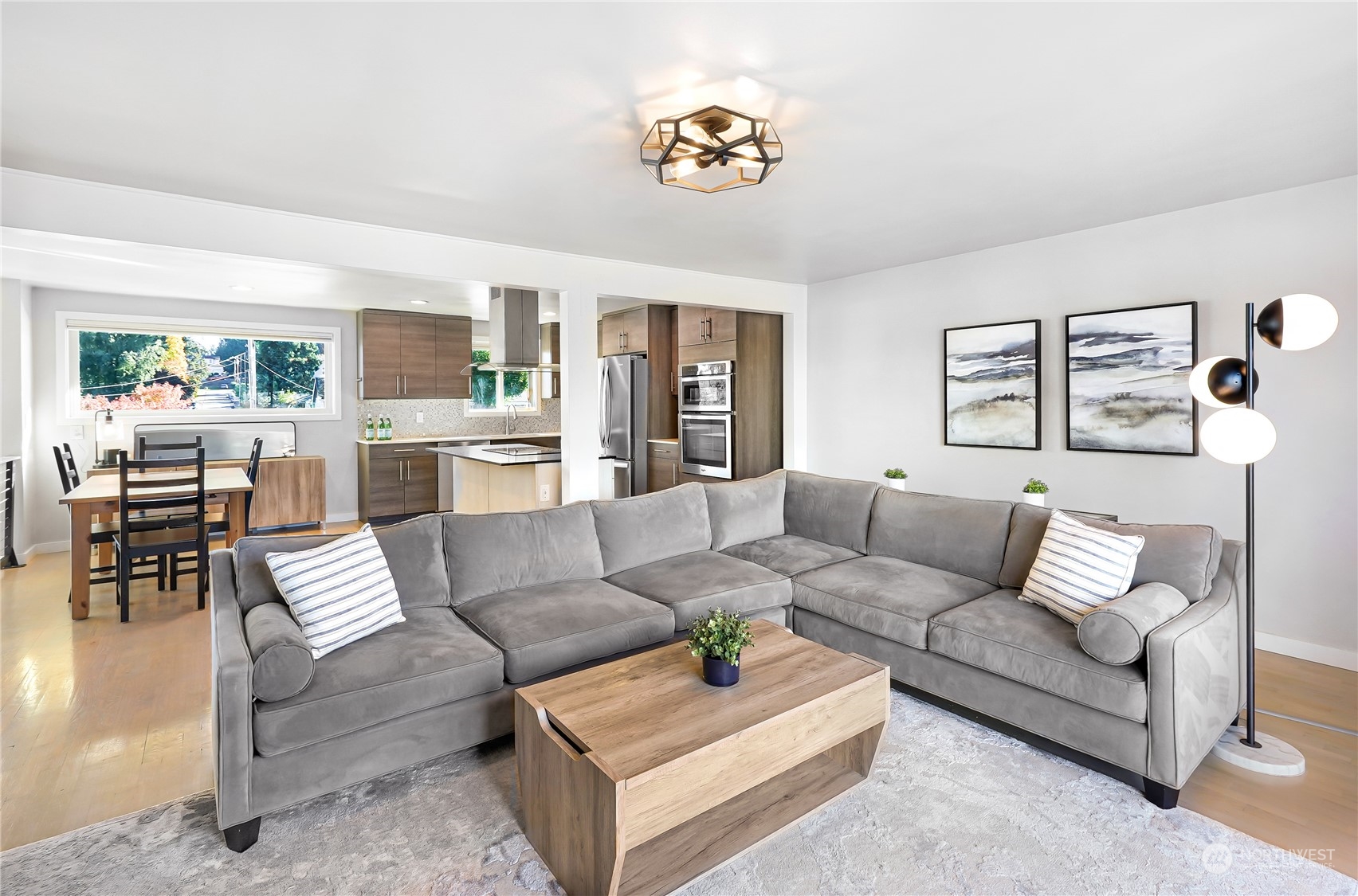 2125 Edmonds Avenue NE