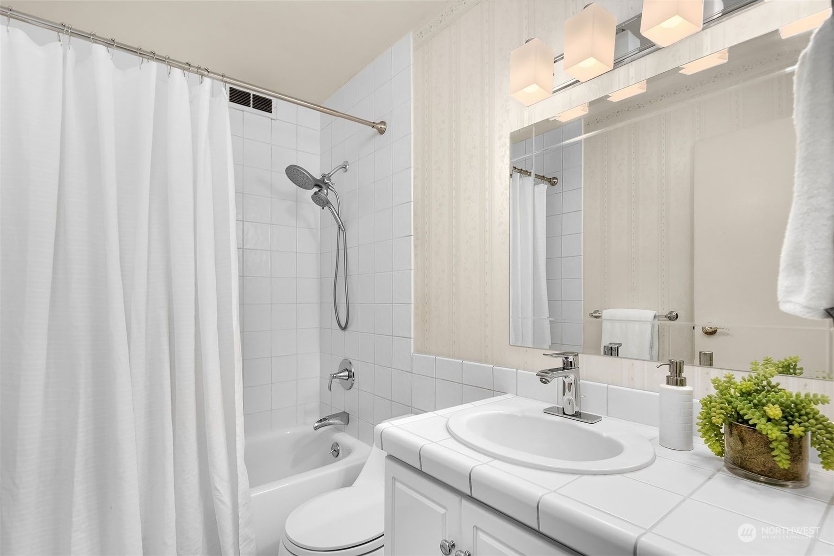 6333 Lake Washington Boulevard NE Unit: 304