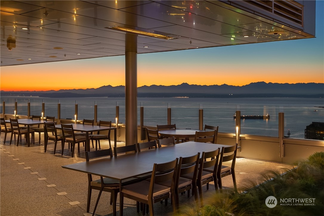 121 Stewart Street Unit: 504