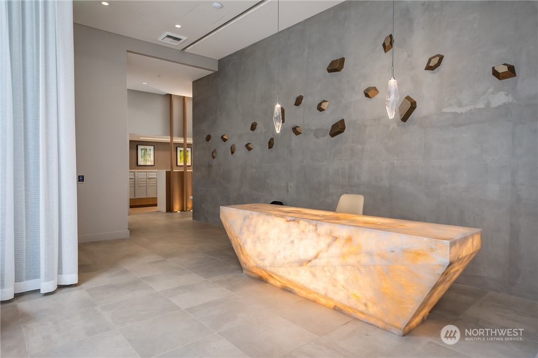 121 Stewart Street Unit: 504