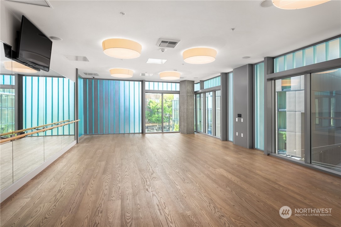 121 Stewart Street Unit: 504