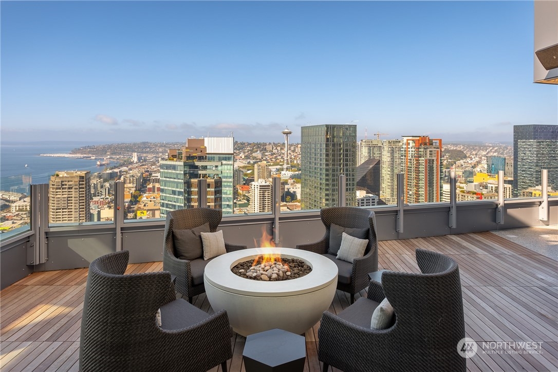 121 Stewart Street Unit: 504