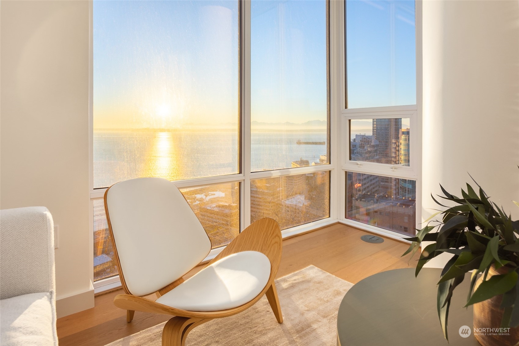 121 Stewart Street Unit: 2207