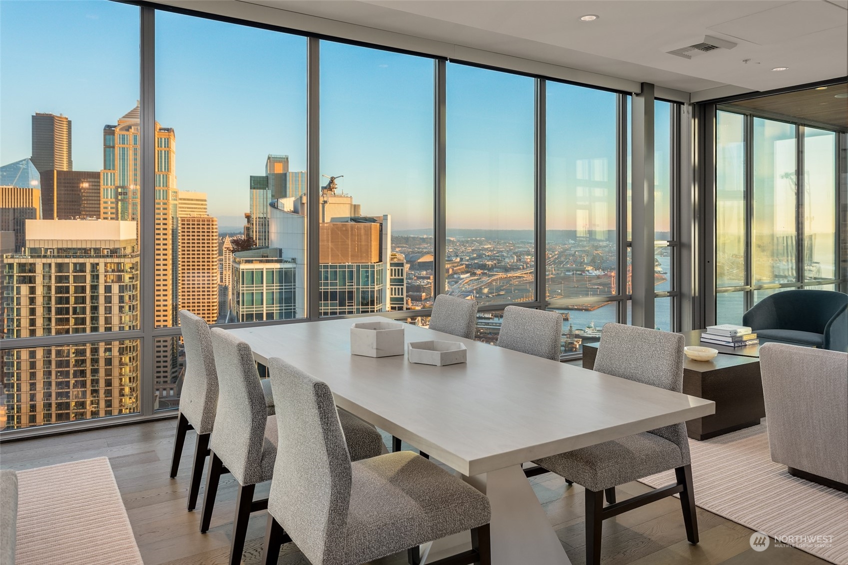 121 Stewart Street Unit: 2207